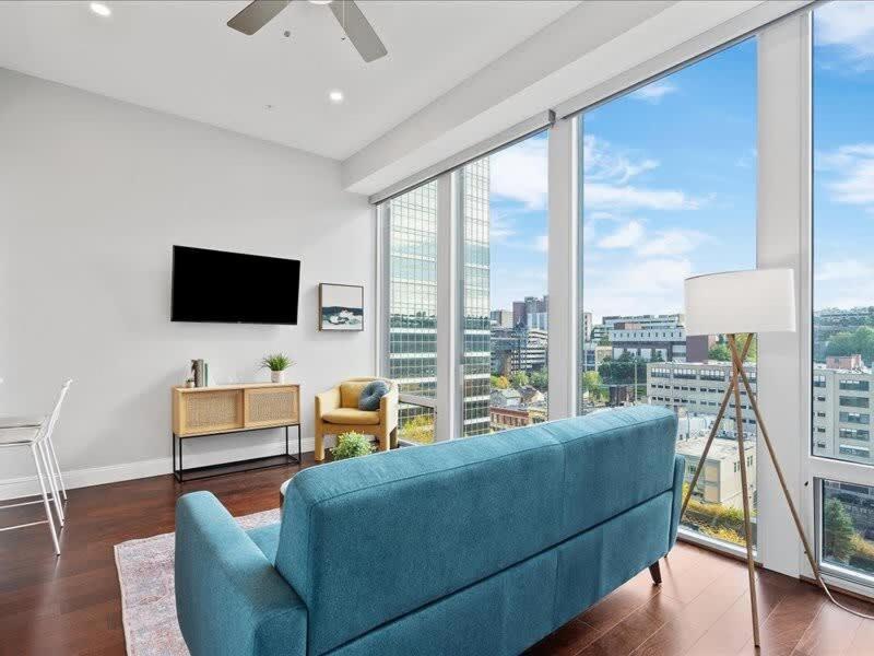 Cozysuites Roomy 1Br, Ppg Paints Arena, Pitts ピッツバーグ エクステリア 写真