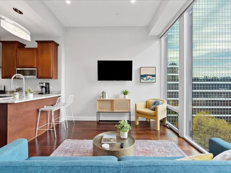 Cozysuites Roomy 1Br, Ppg Paints Arena, Pitts ピッツバーグ エクステリア 写真